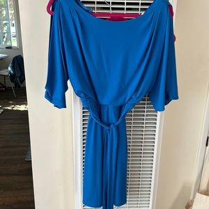 Jessica Simpson gorgeous blue dress.